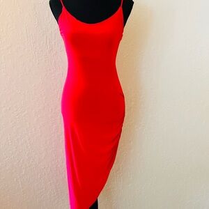 Sleek Red Midi‎ Slip Dress with Spaghetti Straps